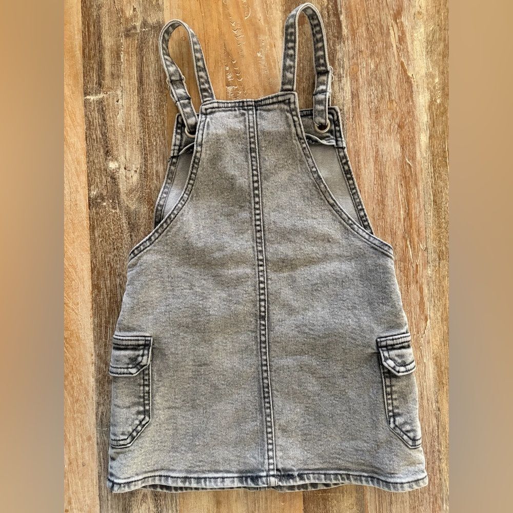 Cat & Jack Girls Overall Dress / Skirt in Gray Wash Denim, Size XS 4/5 - Picture 3 of 9